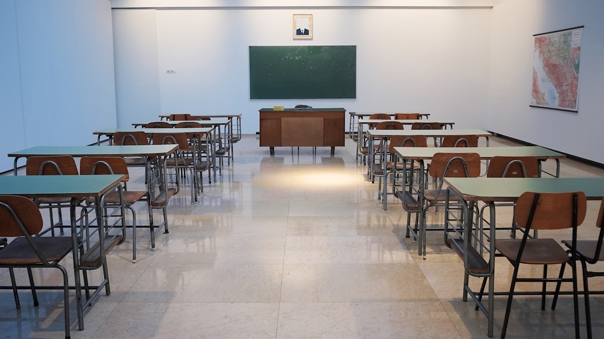 Estudante em sala de aula