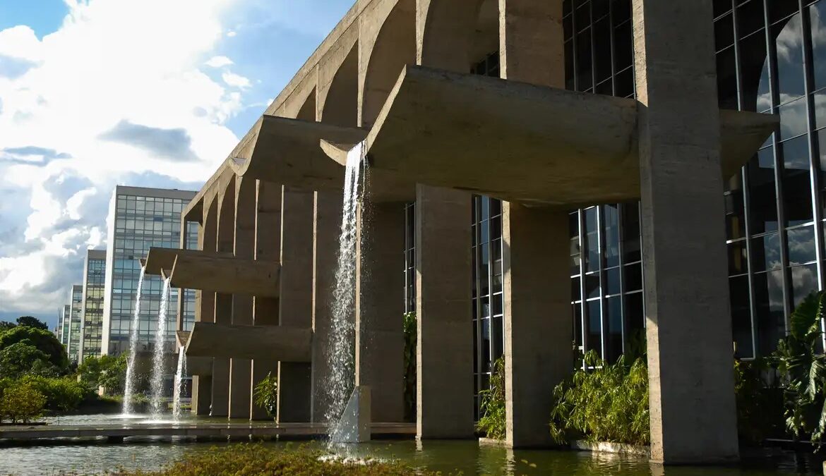 Fachada do edifício-sede do Ministério da Justiça em Brasília