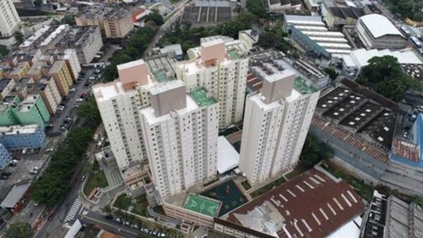 Vista aérea de conjunto residencial em Diadema