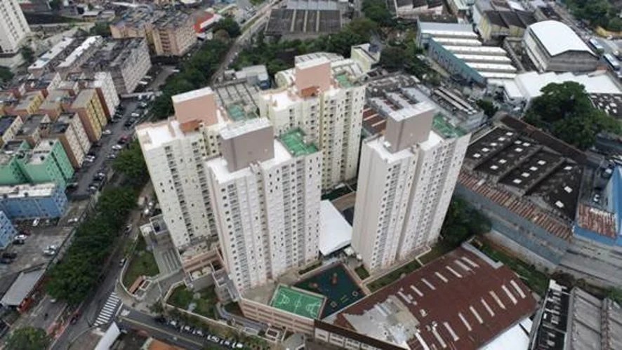 Vista aérea de conjunto residencial em Diadema