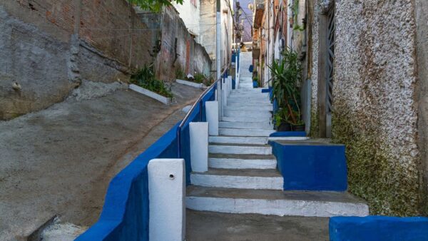 Escadaria revitalizada da Travessa Hércules em Diadema