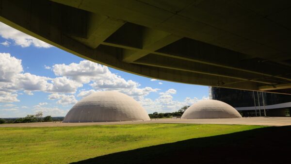 Cúpulas do prédio do Tribunal Superior Eleitoral (TSE) em Brasília