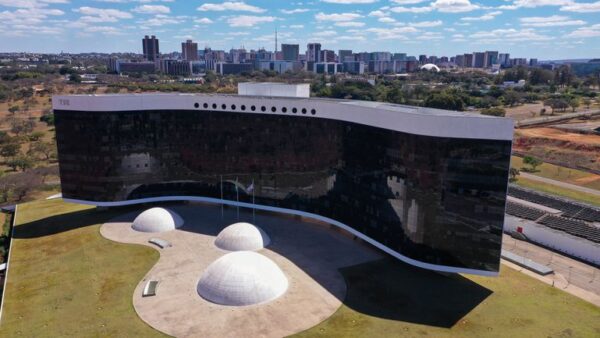 Vista aérea da sede do Tribunal Superior Eleitoral em Brasília