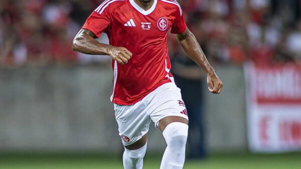 Victor Gabriel em campo pelo Internacional