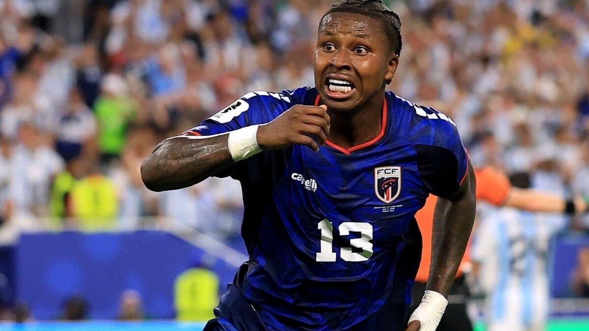 Sidny Cabral, de Cabo Verde, comemora gol contra a Argentina na Copa do Mundo