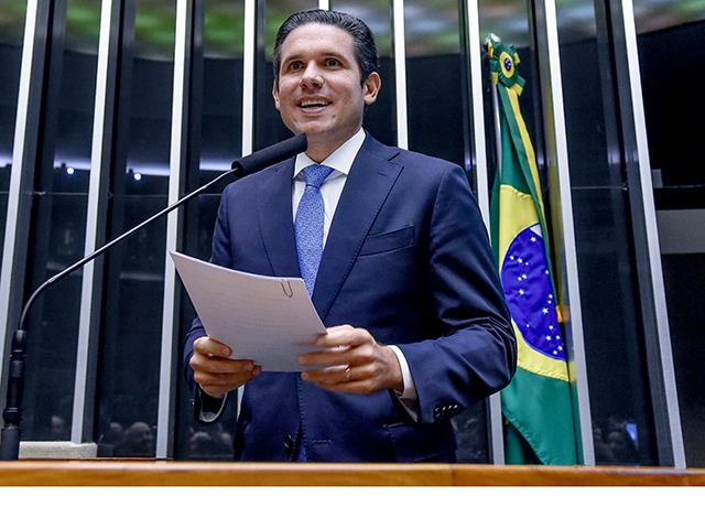 Hugo Motta defende Lei da Reciprocidade como resposta ao tarifaço americano sobre produtos brasileiros