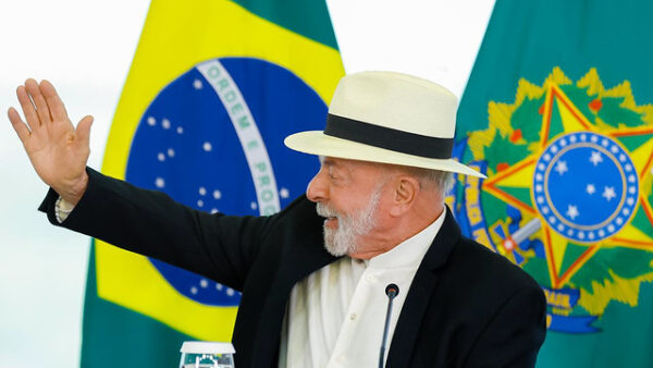 Lula anuncia R$ 140 bilhões para a Nova Indústria Brasil e reforça programa industrial