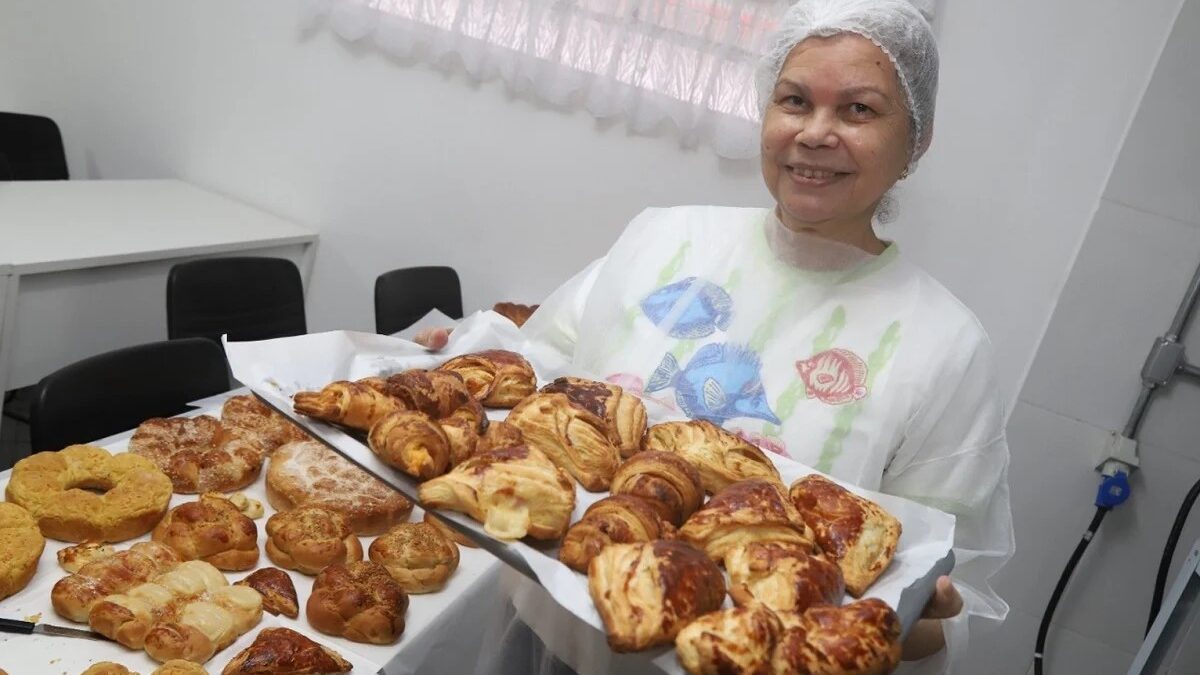Aluna de curso de qualificação profissional em Mauá