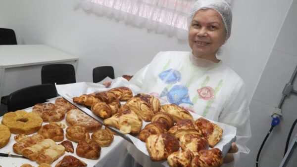 Aluna de curso de qualificação profissional em Mauá