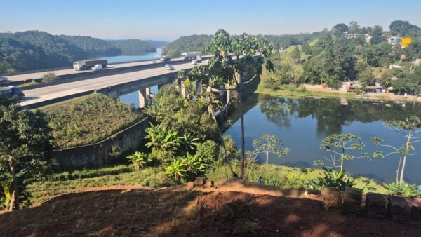 Área recuperada às margens da Represa Billings, no Parque Miami, em Santo André