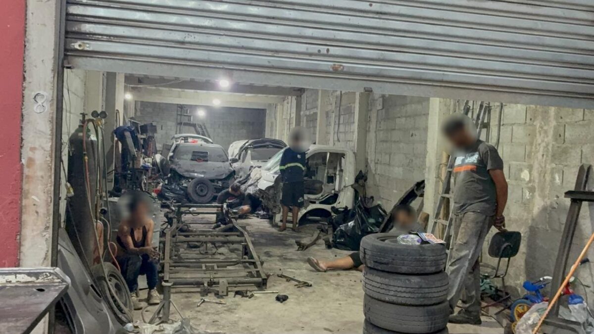 Galpão de desmanche clandestino de veículos desarticulado pela Polícia Civil