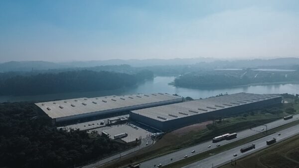 Vista aérea do centro logístico do Mercado Livre em São Bernardo