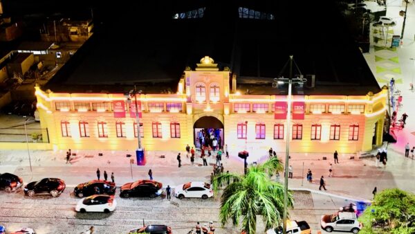 Distrito de Inovação da Cantareira iluminado à noite, em Niterói, um dos locais da 78ª Reunião Anual da SBPC