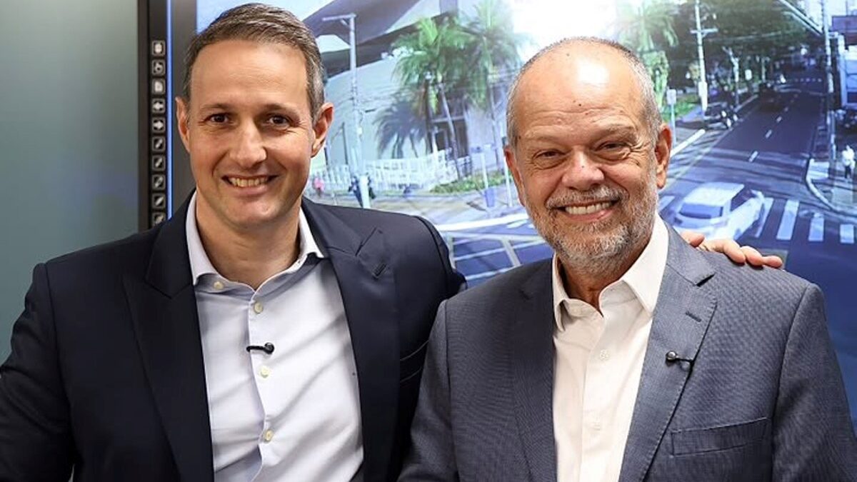 Guilherme Derrite e o prefeito Tite Campanella lado a lado em São Caetano