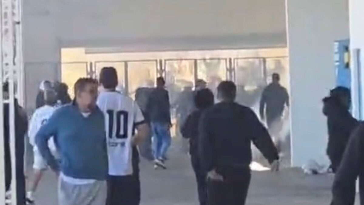 Confusão entre torcedores no Estádio Bruno José Daniel