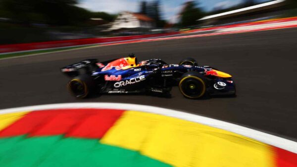 Verstappen domina 1º treino livre do GP da Bélgica e lidera pela primeira vez em 2026