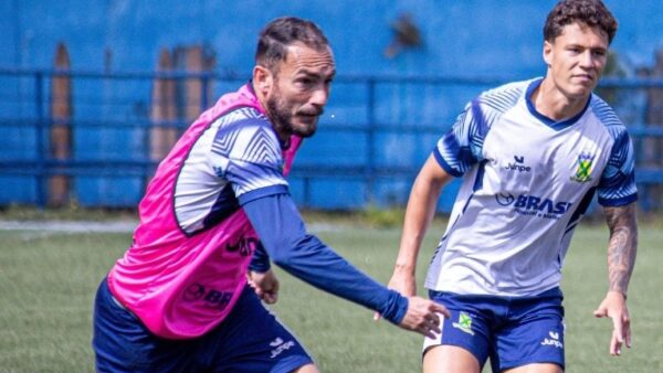 Jogadores do Santo André durante treino antes do duelo contra o São José pela Copa Paulista