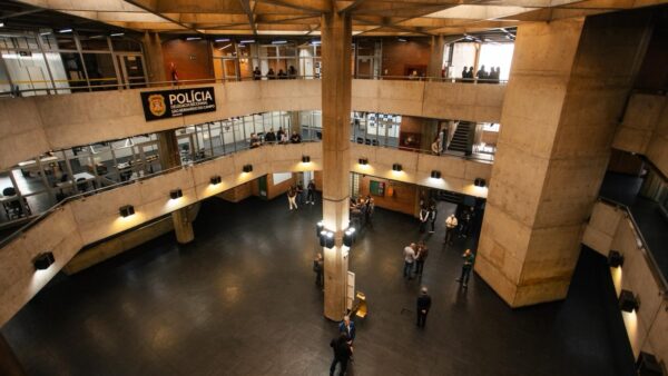 Interior da sede da DDM 24 Horas em São Bernardo do Campo
