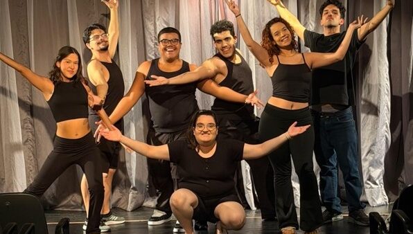 Elenco da Turma 75 da Escola de Teatro da Fundação das Artes de São Caetano