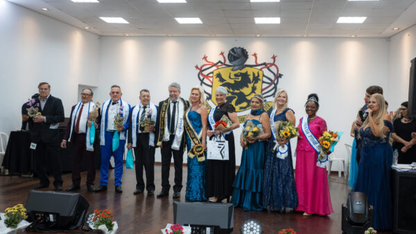 Vencedores do concurso Miss e Mister Terceira Idade 2026 de São Bernardo no palco