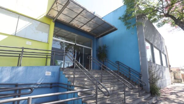 Fachada do prédio na Vila América que era ocupado pela empresa Atento em Santo André