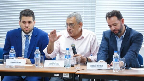 Prefeito Gilvan Ferreira participa de reunião sobre Reforma Tributária em Porto Alegre