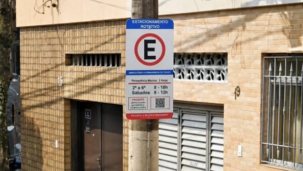 Placa de estacionamento rotativo Zona Azul em São Caetano do Sul