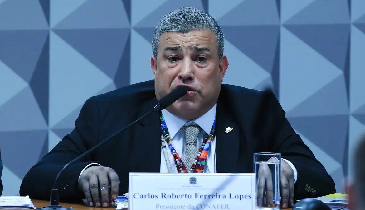 Carlos Roberto Ferreira Lopes, presidente da Conafer, durante depoimento em CPMI do Senado
