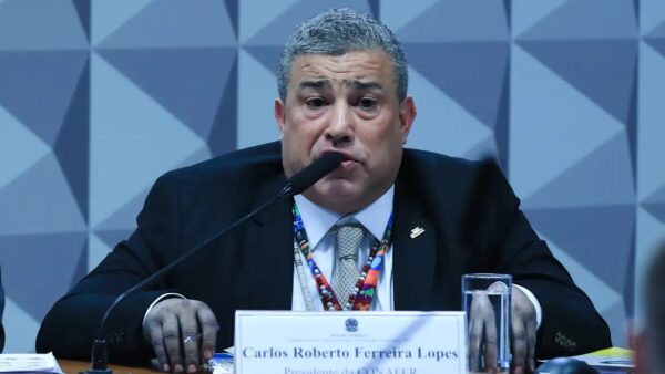 Carlos Roberto Ferreira Lopes, presidente da Conafer, durante depoimento em CPMI do Senado