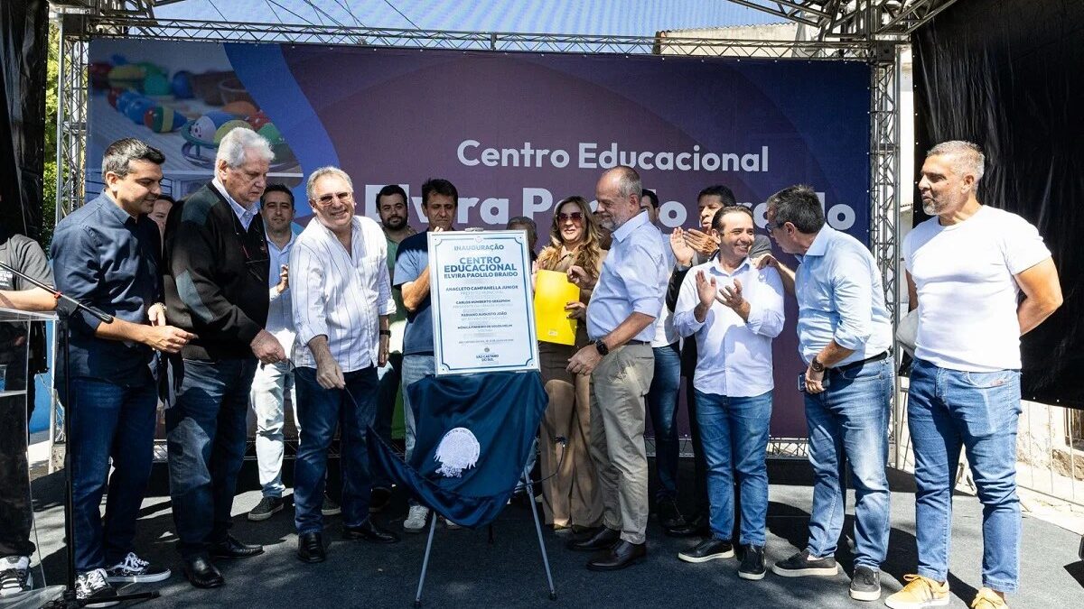 Autoridades inauguram o Centro Educacional Elvira Paolilo Braido