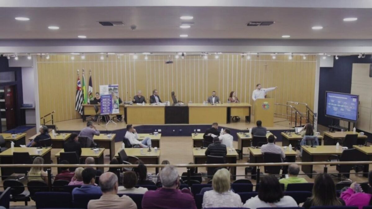 Plenário da Câmara de São Caetano do Sul durante audiência pública