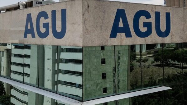 Fachada do edifício-sede da Advocacia-Geral da União em Brasília