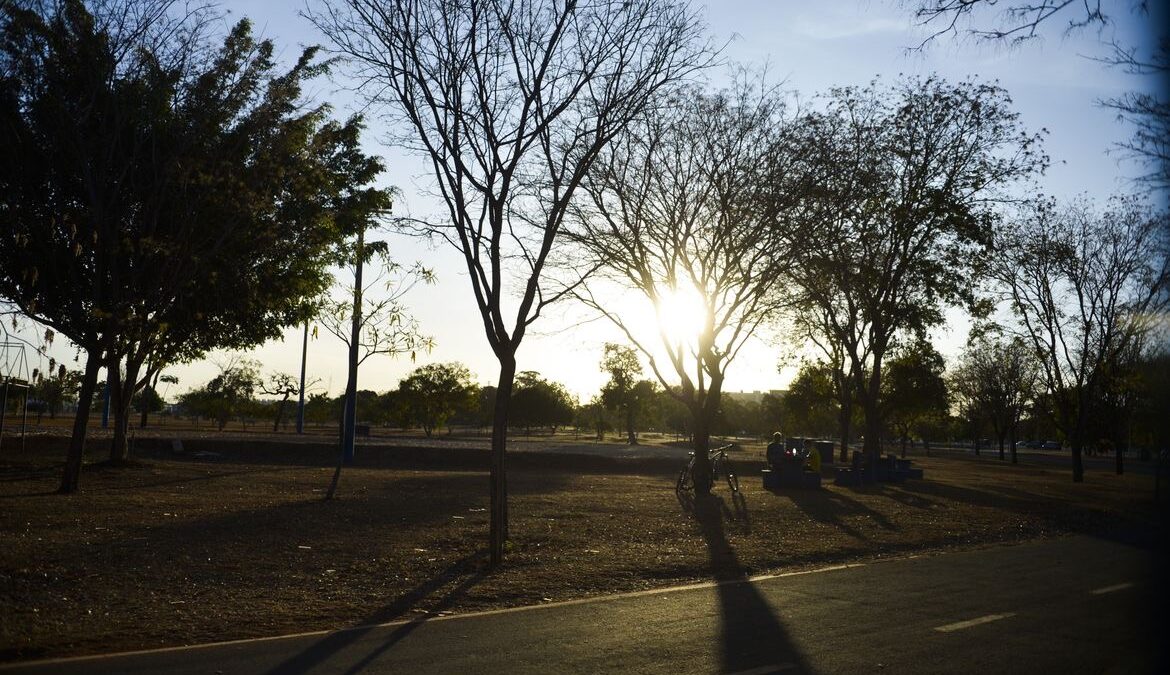 Tempo seco em Brasília, com baixa umidade relativa do ar (foto de arquivo)