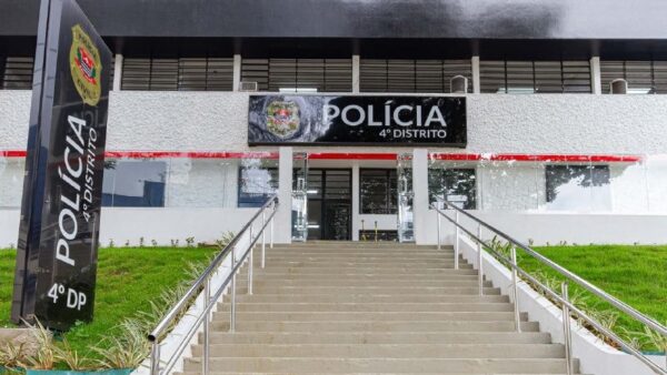 Fachada do 4º Distrito Policial no Complexo da Polícia Civil de Diadema