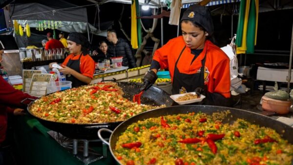 Barracas de comida em evento público de São Caetano do Sul