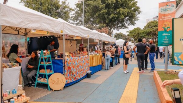 Barracas da Feira de Artesanato do Festival da Primavera e das Flores em São Bernardo do Campo