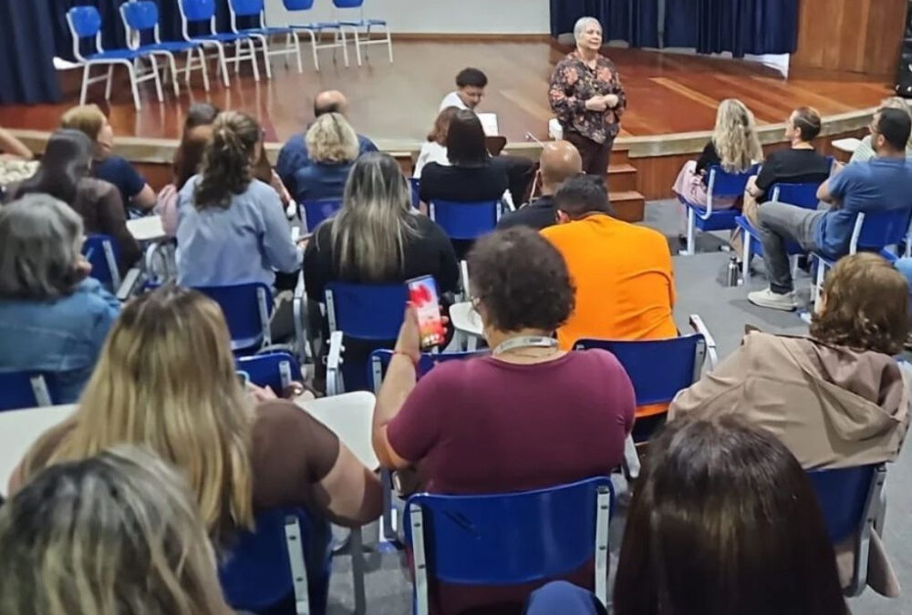 Apresentação do plano de contingência de eventos climáticos na Escola Cora Coralina, em Mauá