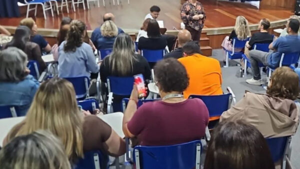 Apresentação do plano de contingência de eventos climáticos na Escola Cora Coralina, em Mauá