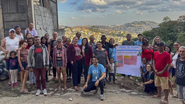 Moradores da comunidade Chafick-Macuco, em Mauá, em atividade do ONU-Habitat