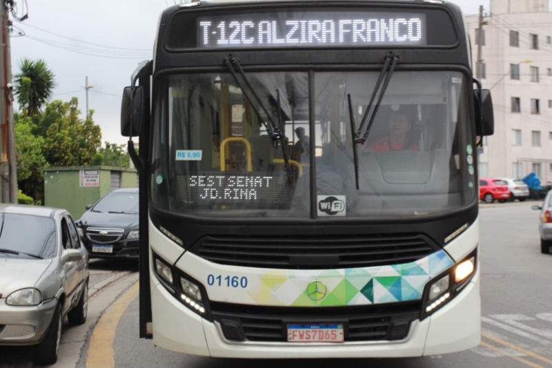 Ônibus do transporte público de Santo André circulando pela cidade